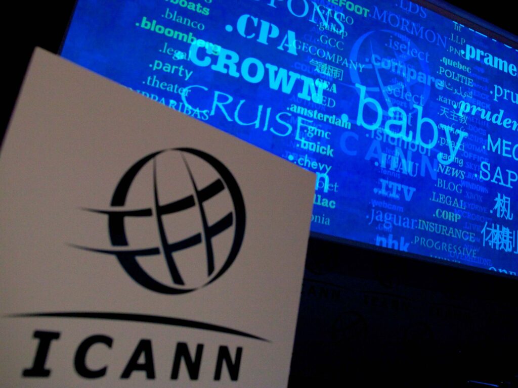 Apa Itu ICANN (Internet Corporation for Assigned Named and Number)