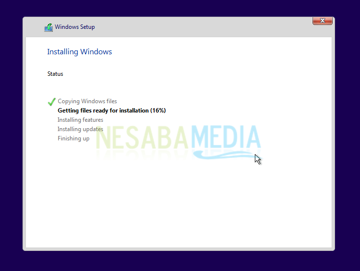 proses instalasi windows 10 berlangsung