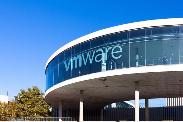 manfaat vmware