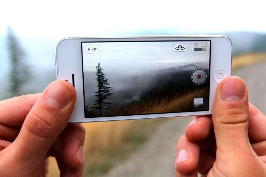 Cara Menyembunyikan Foto Video dari Camera Roll di iPhone