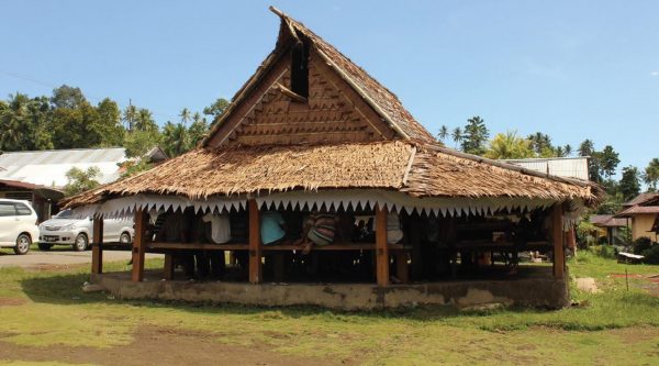 rumah adat Maluku - Rumah Adat Sasadu