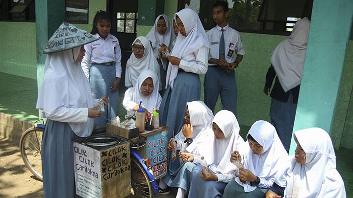 Contoh Teks Negosiasi di Sekolah