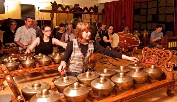 Alat Musik Tradisional Gamelan