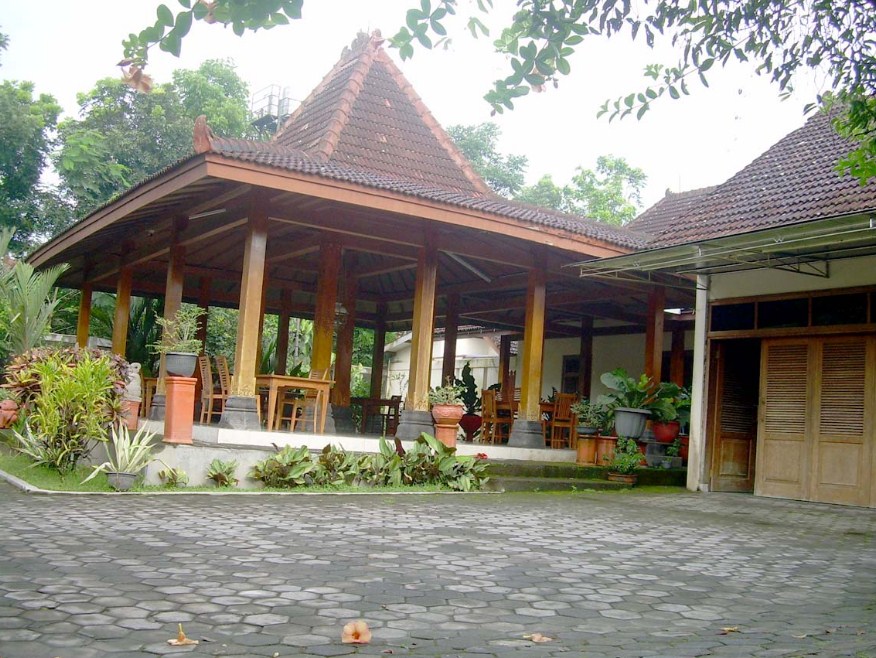 Dari Pembagian Ruang Rumah Adat Jawa Timur