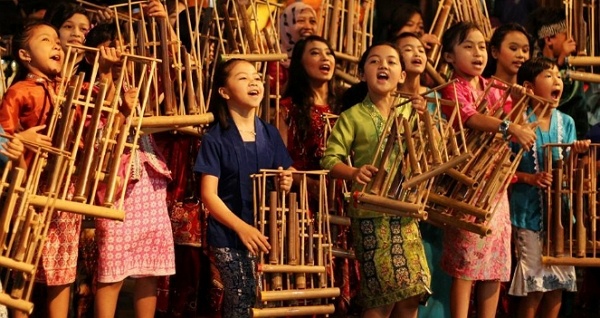 10 Alat Musik JAWA dan Cara Memainkannya Gambar LENGKAP 10 Alat Musik JAWA dan Cara Memainkannya Gambar LENGKAP
