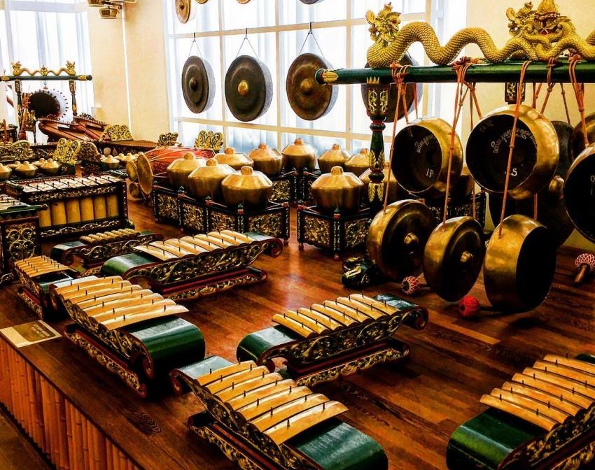 Instrumen gamelan