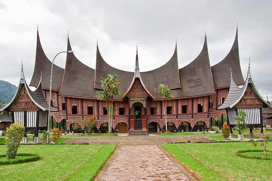  Rumah  Adat MINANGKABAU  Ciri Khasnya Gambar LENGKAP 