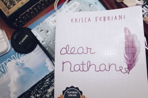 contoh resensi dear nathan