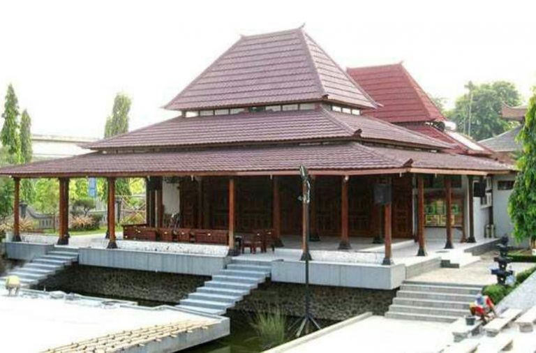 Rumah Adat Yogyakarta Bangsal Kencono Kraton