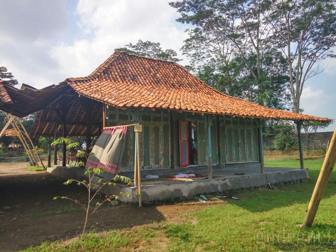 Rumah Adat Yogyakarta Kampung