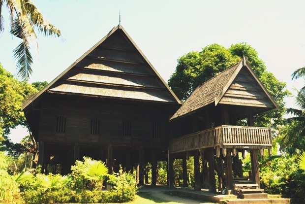 Rumah Adat Sulawesi Barat (Mandar / Boyang)