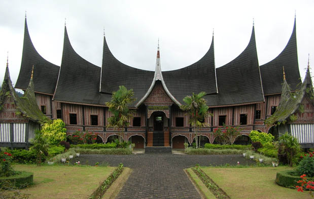 Rumah Adat Gadang dan keunikannya