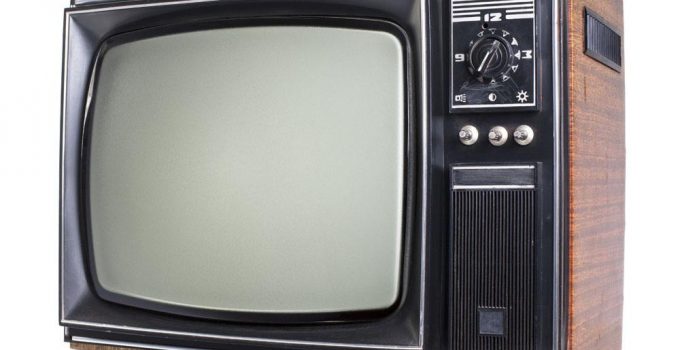 Karakteristik Televisi Secara Umum dan Menurut Ahli