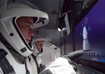 SpaceX Crew Dragon Gunakan Aplikasi Android Untuk Terbang Ke Ruang Angkasa