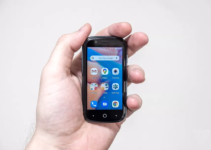 Jelly 2: Ponsel Smartphone Android 10 4G Terkecil di Dunia