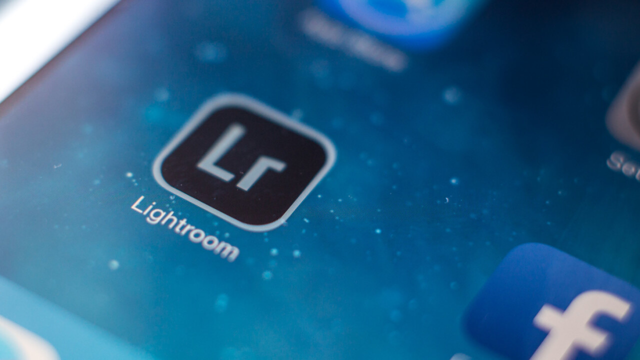 Lightroom apps on iOS phone iPhone and iPad hapus foto preset secara permanen