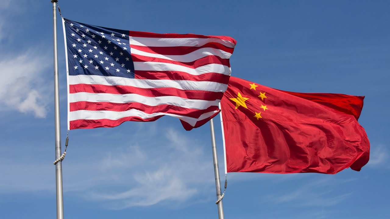 perdagangan global China AS - Bendera Amerika Serikat dan Tiongkok
