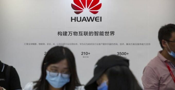 Eksekutif Huawei: Sanksi AS Bikin Pasokan dan Chip Tersendat