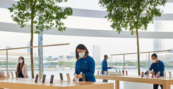 Apple Bikin ClearMask Masker Khusus untuk Semua Karyawannya