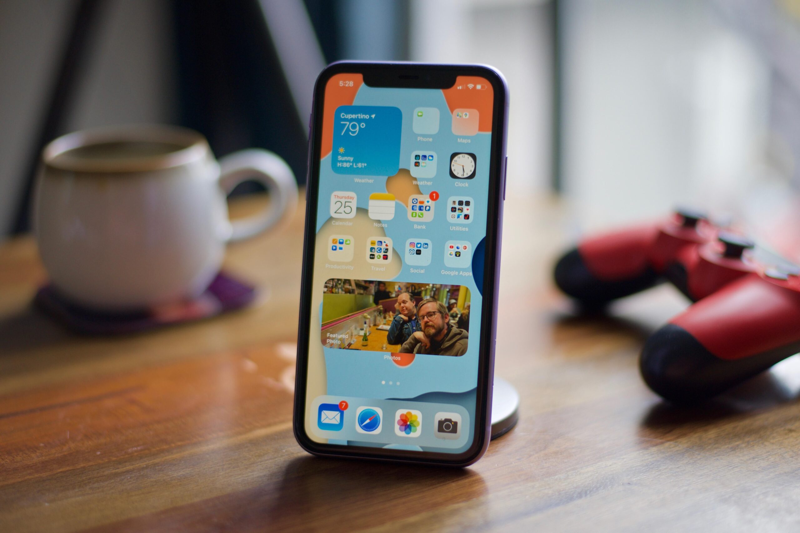 Fitur Favorit iPhone 11 Home Screen using iOS 14 Widget Apps Library