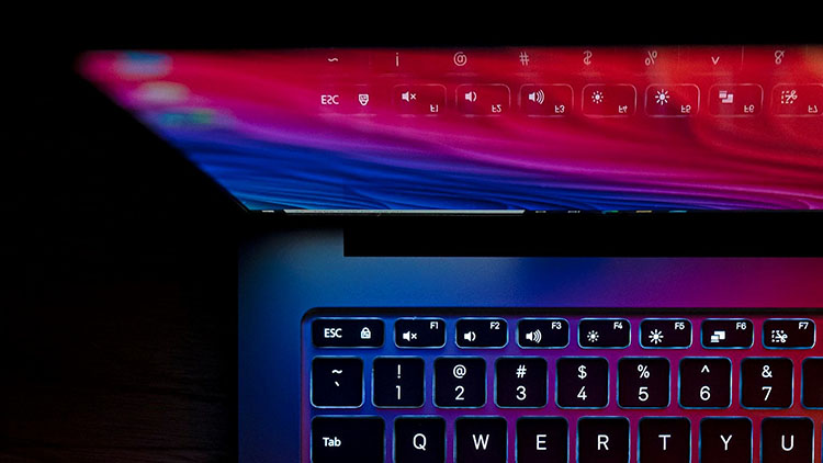 Microsoft Bakal Rilis Laptop Premium Pengganti Surface Book