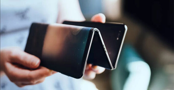 OnePlus Kerjasama Dengan Google Bikin Smartphone Lipat