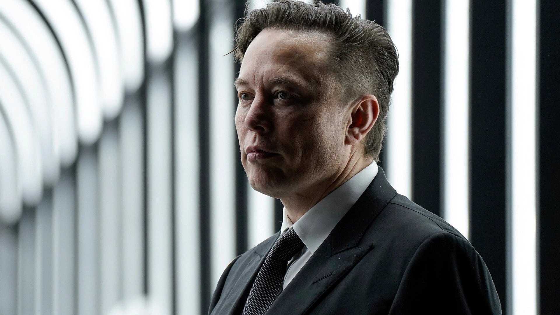 Semakin Memanas, Twiiter Menggaet Pengacara Melawan Elon