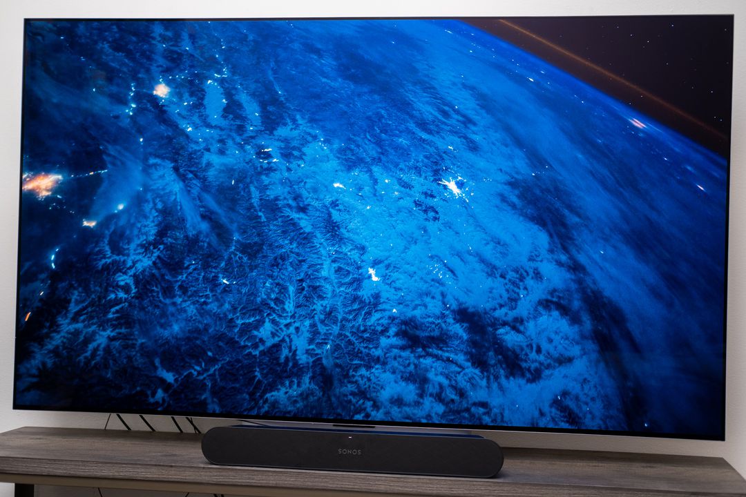 LG C2 OLED TV Curi Perhatian & Respons Positif