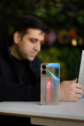 Realme Hadirkan Coca-Cola Special Edition untuk Realme 10 Pro 2