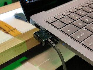 Samsung Galaxy Book3 Ultra Port