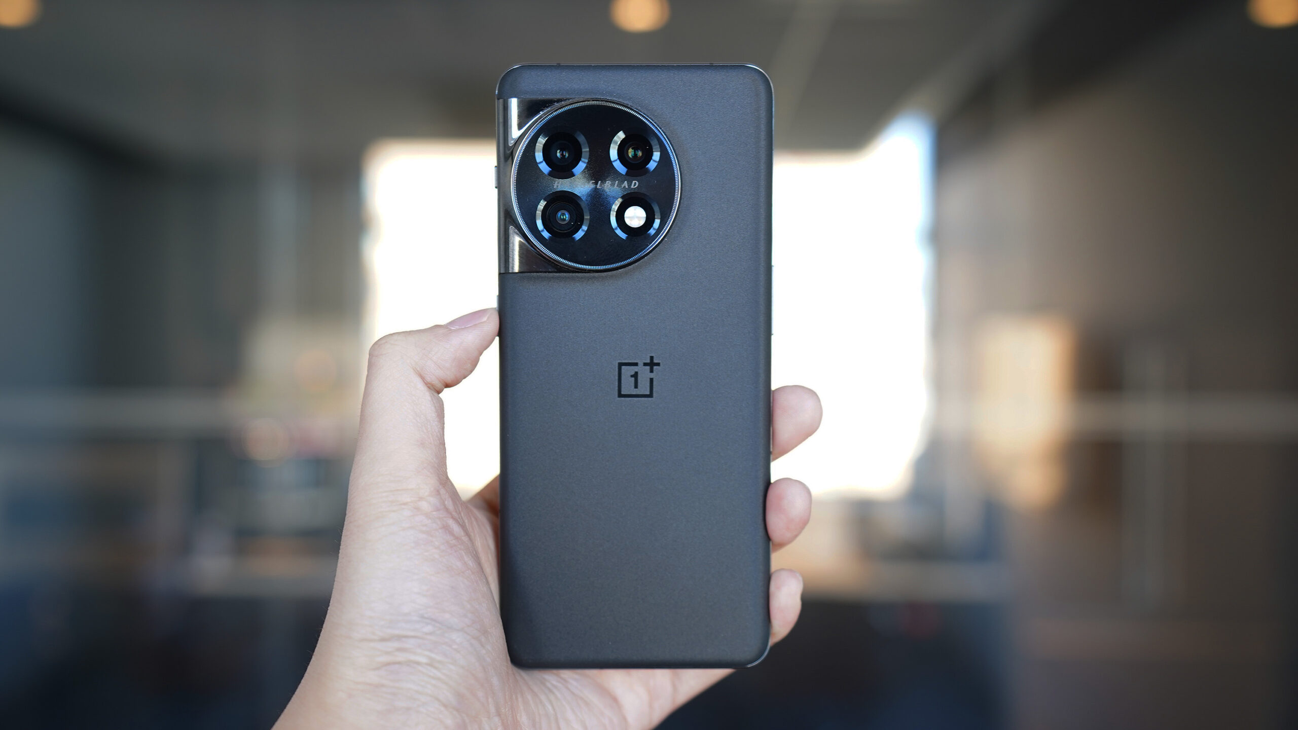 OnePlus 12 Hadirkan Sensor Kamera dan Telephoto Lebih Baik?