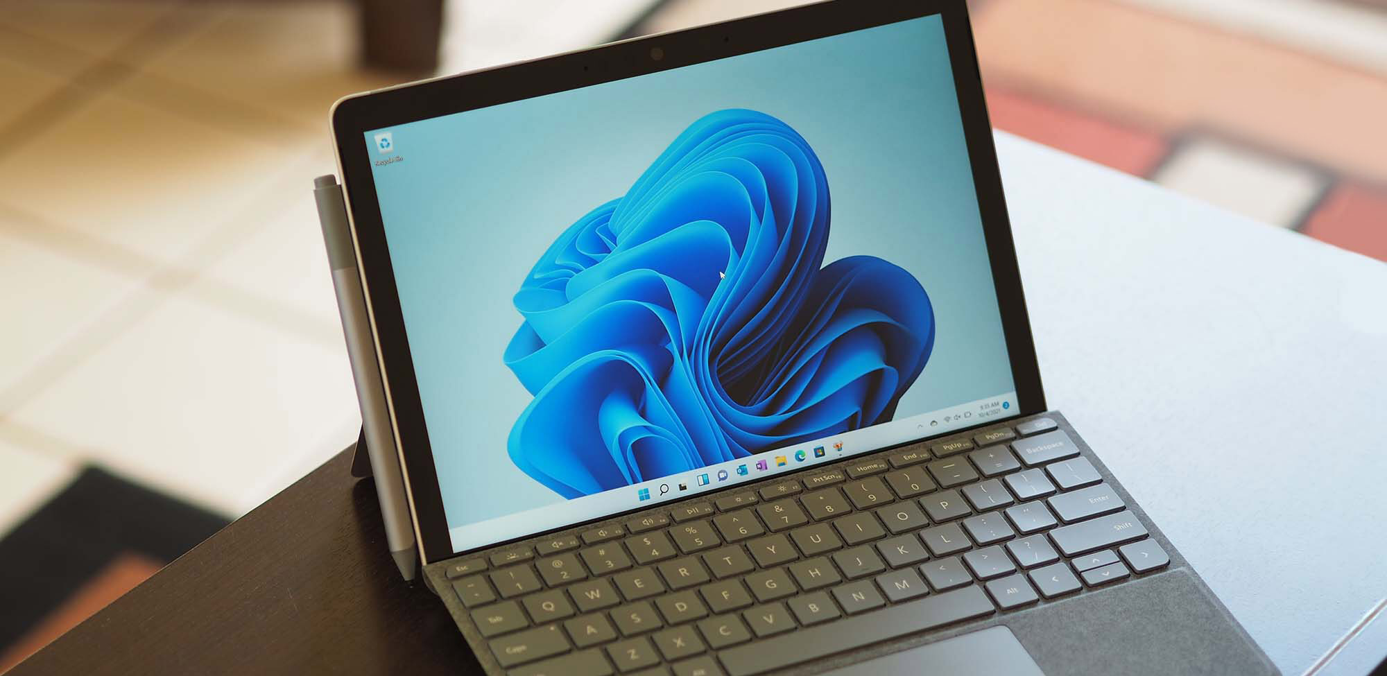 Microsoft akan Rilis Microsoft Surface Book, Rival MacBook?