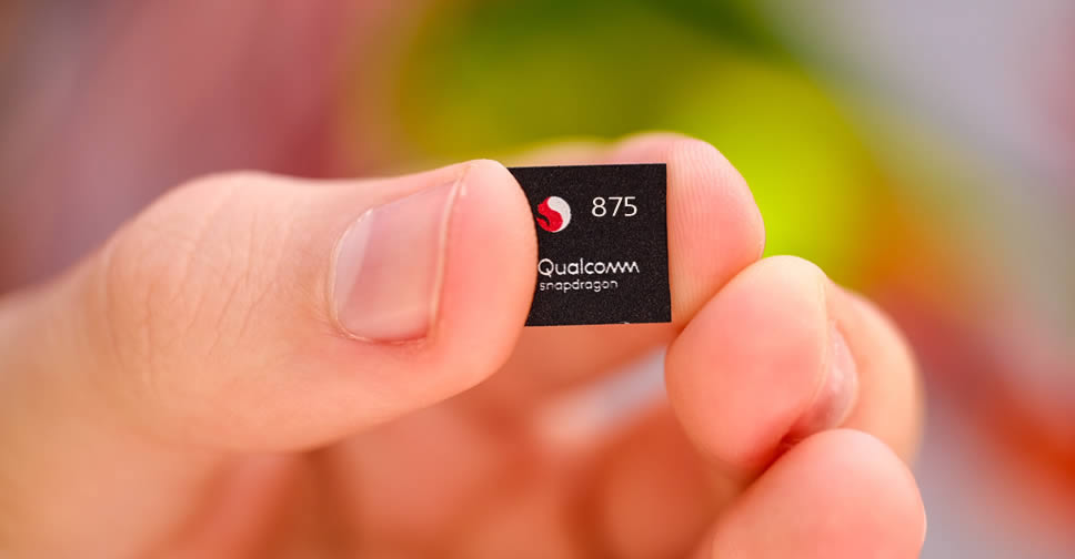 Qualcomm Snapdragon 8cx Gen 2 Setarai Apple M2 Multi-Core