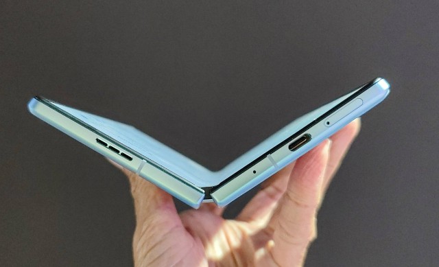Masih Berlanjut, Microsoft Mulai Patenkan Seri Surface Foldable Terbaru