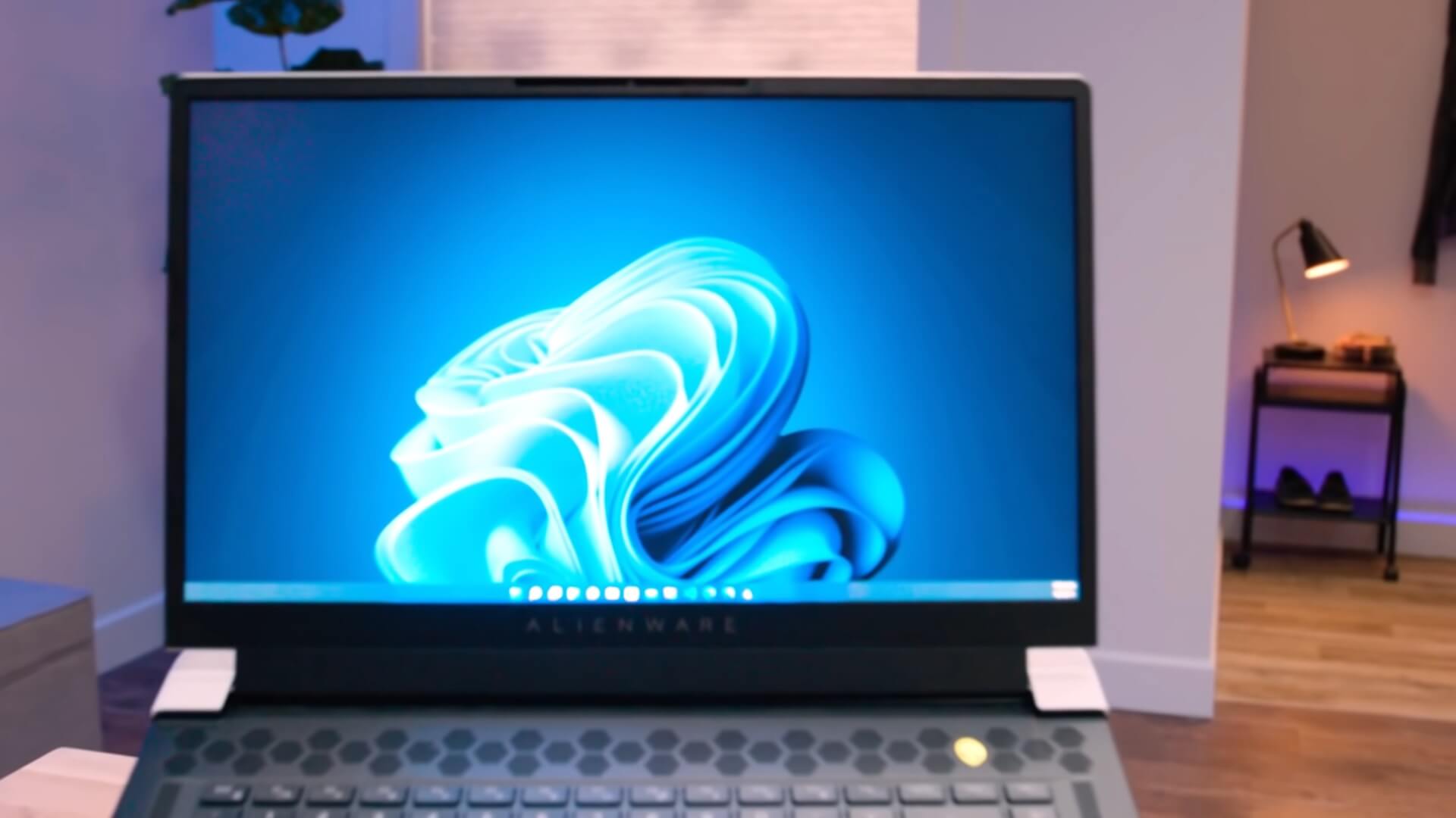 Perdana! Dell Rilis Flagship PC dengan Snapdragon X Elite ARM