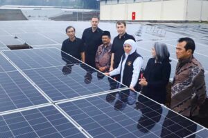Kemkomdigi Manfaatkan Energi Surya untuk Operasikan BTS di Wilayah 3T