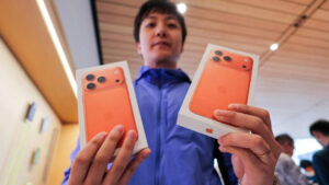 Mengejutkan! iPhone 17 'Ngebut' di Pasar Global, Penjualannya Jauh Lampaui iPhone 16 di AS dan China Mengejutkan! iPhone 17 'Ngebut' di Pasar Global, Penjualannya Jauh Lampaui iPhone 16 di AS dan China