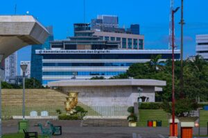 Kemkomdigi Buka Pintu Konsultasi Teknologi Canggih 'Satelit-HP' dan 'Pesawat-Internet' Kemkomdigi Buka Pintu Konsultasi Teknologi Canggih 'Satelit-HP' dan 'Pesawat-Internet'