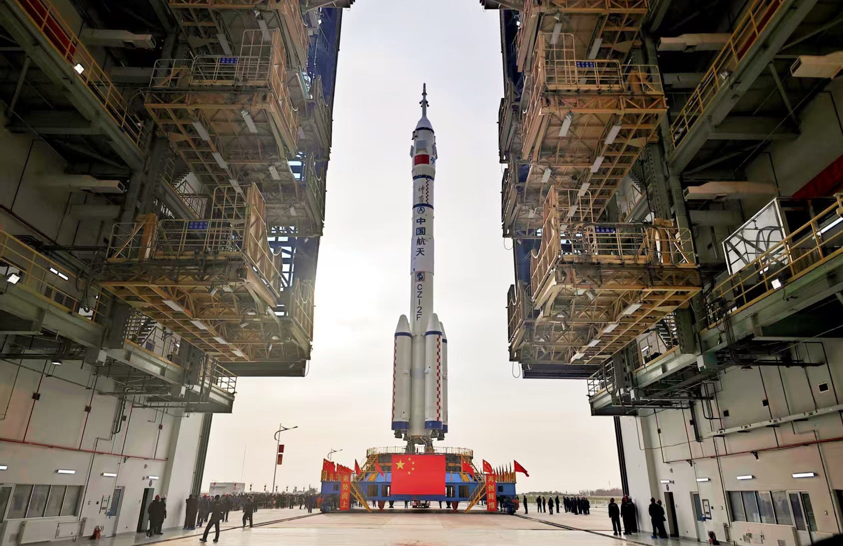 Tiongkok Makin Menggila! Shenzhou-21 Berawak Siap Meluncur ke Orbit